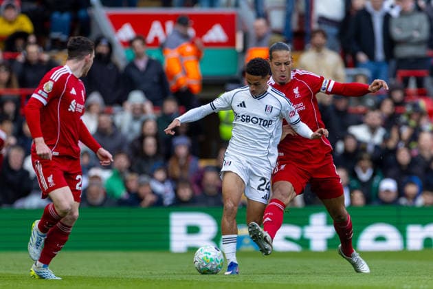 Football - FA Premier League - Liverpool FC v Fulham FC LIVERPOOL, ENGLAND - Saturday, April 11, 2026: Liverpool s captain Virgil van Dijk (R) challenges Fulham s Josh King during the FA Premier League match between Liverpool FC and Fulham FC at Anfield. (Photo by David Rawcliffe Propaganda) LIVERPOOL Anfield MERSEYSIDE ENGLAND  Copyright: xDavidxRawcliffex P2026-04-11-Liverpool_Fulham-41