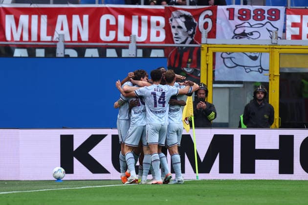 Jurgen Ekkelenkamp (Udinese Calcio) celebrates after scoring his team s second goal with team mates, Serie A, AC Milan v Udinese Calcio, Giuseppe Meazza, April 11, 2026, Milan, Italy.