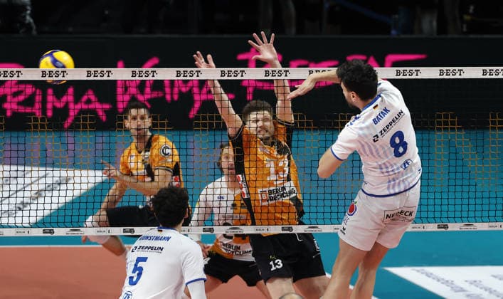 Aleksa Batak in attack, Ruben Schott in block duel Game scene Action Sport Volleyball Bundesliga Mens Play Off Semi-final 1 Matchday Season 2025 2026 11 04 2026 BR Volleys Berlin BRV vs VfB Friedrichshafen