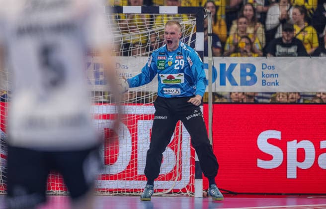 GER, Mannheim, Rhein Neckar Löwen vs Flensburg Handewitt, Daikin Handball Bundesliga, Handball, HBL, Season 2025 2026, SAP Arena, 28 Matchday in picture David Späth RheinNeckar Löwen 29 , Parade, Emotions, Joy DFB DFL REGULATIONS PROHIBIT ANY USE OF PHOTOGRAPHS AS IMAGE SEQUENCES AND OR QUASI VIDEO, 11 04 2026 Copyright: HMBxMedia HendrikxHamelau