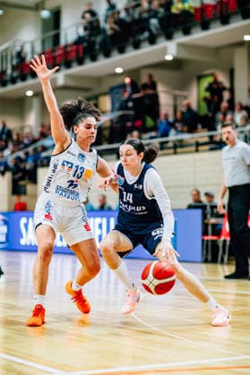 BB 1BL Women Syntainics MBC Lions BC Pharmaserv Marburg Katelyn Shumate GISA Lions MBC , Sara Guerreiro BC Pharmaserv Marburg during the 2025 2026 season in the semi-final playoff in game 1 of 5 in the DBBL Toyota Bundesliga Syntainics MBC Lions and BC Pharmaserv Marburg at SWH Arena on April 11, 2026 in Halle Saale, Sachsen Anhalt, Germany