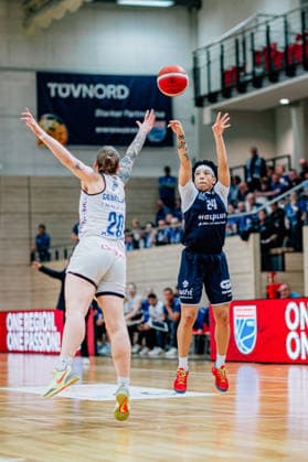 BB 1BL Women Syntainics MBC Lions BC Pharmaserv Marburg Liz Smith GISA Lions MBC , Lea Debeljak BC Pharmaserv Marburg during the 2025 2026 season in the semi-final playoff in game 1 of 5 in the DBBL Toyota Bundesliga Syntainics MBC Lions and BC Pharmaserv Marburg at the SWH Arena on April 11, 2026 in Halle Saale, Sachsen Anhalt, Germany