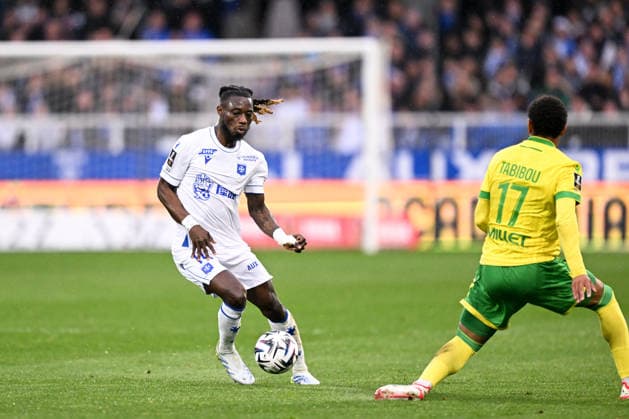 AJ Auxerre v FC Nantes - Ligue 1 McDonald s 2025 2026 14 Gideon MENSAH (aja) during the Ligue 1 McDonald s match between Auxerre and Nantes at Stade Abbe Deschamps on April 11, 2026 in Auxerre, France. Auxerre France  Copyright: xFEPx 776348346