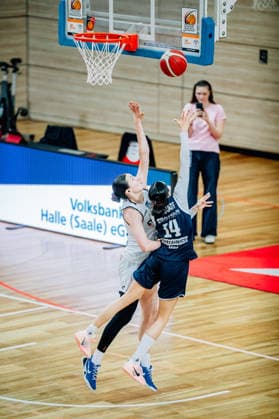 BB 1BL Women Syntainics MBC Lions BC Pharmaserv Marburg Katelyn Shumate GISA Lions MBC , Mia Heide BC Pharmaserv Marburg during the 2025 2026 season in the semi-final playoff in game 1 of 5 in the DBBL Toyota Bundesliga Syntainics MBC Lions and BC Pharmaserv Marburg at the SWH Arena on April 11, 2026 in Halle Saale, Sachsen Anhalt, Germany