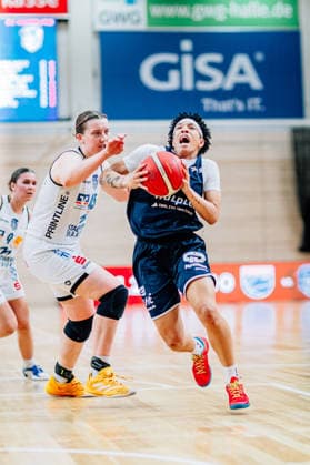 BB 1BL Women Syntainics MBC Lions BC Pharmaserv Marburg Liz Smith GISA Lions MBC during the 2025 2026 season in the semi-final playoff in game 1 of 5 in the DBBL Toyota Bundesliga Syntainics MBC Lions and BC Pharmaserv Marburg at the SWH Arena on April 11, 2026 in Halle Saale, Sachsen Anhalt, Germany