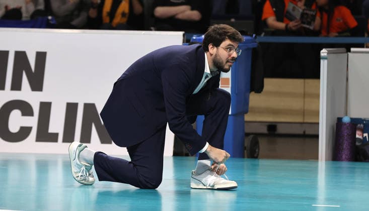 Coach Alexandre Leal Single image Crop Action Sport Volleyball Bundesliga Mens Play Off Semifinal 1 Match Matchday Season 2025 2026 11 04 2026 BR Volleys Berlin BRV vs VfB Friedrichshafen