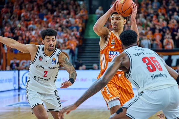 Ibrahim Watson BMA365 Bamberg Baskets, 02 , Mark Smith ratiopharm ulm, 13 , Ejior Onu BMA365 Bamberg Baskets, 35 GER, ratiopharm ulm vs BMA365 Bamberg Baskets, Basketball, 29 Matchday, EasyCredit BBL, Season 2025 2026, 11 04 2026 GER, ratiopharm ulm vs BMA365 Bamberg Baskets, Basketball, 29 Matchday, EasyCredit BBL, Season 2025 2026, 11 04 2026 New Ulm Copyright: xEibner-Pressefoto GeraldxOelze-dexStoppanyx EP_ODS