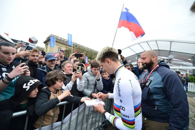 Paris-Roubaix Team Presentation Mathieu Van Der Poel (Netherlands), Tibor Del Grosso (Netherlands), and Florian Senechal (France) of team Alpecin-Premier Tech participate in the team presentation of Paris-Roubaix 2026 (1.UWT - 123rd edition) in Compiegne, France, on April 11, 2026. Compiegne France  Copyright: xGautierxDemouveauxx originalFilename:demouveaux-notitle260411_np864.jpg