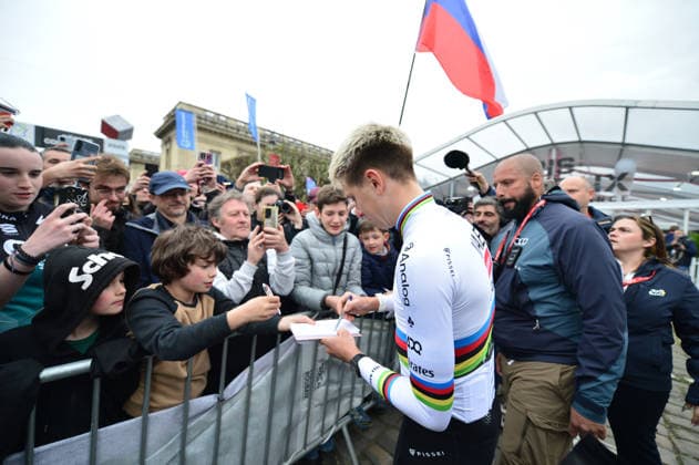 Paris-Roubaix Team Presentation Mathieu Van Der Poel (Netherlands), Tibor Del Grosso (Netherlands), and Florian Senechal (France) of team Alpecin-Premier Tech participate in the team presentation of Paris-Roubaix 2026 (1.UWT - 123rd edition) in Compiegne, France, on April 11, 2026. Compiegne France  Copyright: xGautierxDemouveauxx originalFilename:demouveaux-notitle260411_npKEu.jpg