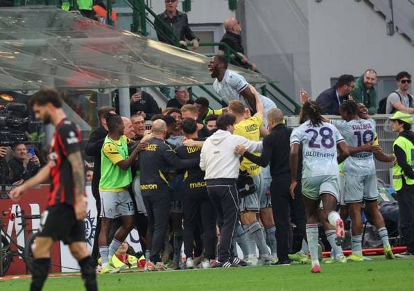 Foto IPP Roberto Bregani Milano 11-04-2026 Calcio Campionato di Serie A 2025 2026, Milan- Udinese Nella foto i giocatori dell Udinese festeggiano il gol segnato da u37. Italy Photo Press World Copyright. italy ITALY  Copyright: xR4924_italyphotopressx