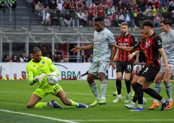 Foto IPP Roberto Bregani Milano 11-04-2026 Calcio Campionato di Serie A 2025 2026, Milan- Udinese Nella foto Maduka Okoye dell Udinese. Italy Photo Press World Copyright. italy ITALY  Copyright: xR4924_italyphotopressx