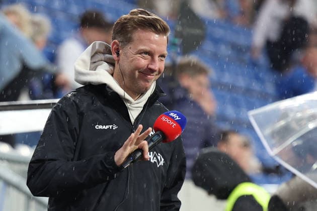 11.04.2026, xrekx, Fussball 2.Bundesliga, SV Darmstadt 98 - Hannover 96 v.l. Florian Kohfeldt Trainer (SV Darmstadt 98) bei Sky (DFL DFB REGULATIONS PROHIBIT ANY USE OF PHOTOGRAPHS as IMAGE SEQUENCES and or QUASI-VIDEO) Darmstadt *** 11 04 2026, xrekx, Fußball 2 Bundesliga, SV Darmstadt 98 Hannover 96 v l Florian Kohfeldt Trainer SV Darmstadt 98 bei Sky DFL DFB REGULATIONS PROHIBIT ANY USE OF PHOTOGRAPHS as IMAGE SEQUENCES and or QUASI VIDEO Darmstadt