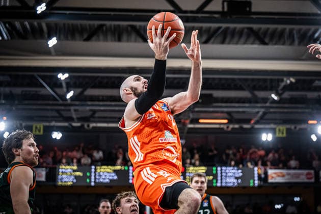 1 Basketball Bundesliga, easyCredit BBL, Season 2025 2026, Men, Main Round, Matchday 29, 11 04 2026, RASTA Vechta Gladiators Trier Tommy Kuhse 12 RASTA Vechta at the basket Vechta RASTA Dome Lower Saxony Germany