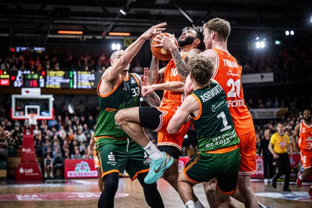 1 Basketball Bundesliga, easyCredit BBL, Season 2025 2026, Men, Main Round, Matchday 29, 11 04 2026, RASTA Vechta Gladiators Trier Tevin Brown 10 RASTA Vechta in action Vechta RASTA Dome Lower Saxony Germany