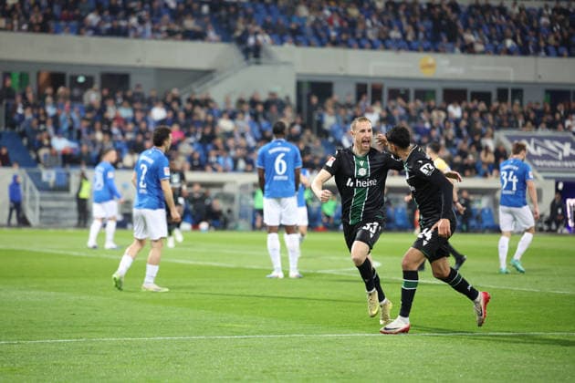 11 04 2026, xrekx, Fußball 2 Bundesliga, SV Darmstadt 98 Hannover 96 v l Torjubel nach dem Tor zum celebrating the goal celebrate 0 1 durch Maurice Neubauer Hannover 96 mit Elias Saad Hannover 96 DFL DFB REGULATIONS PROHIBIT ANY USE OF PHOTOGRAPHS as IMAGE SEQUENCES and or QUASI VIDEO Darmstadt