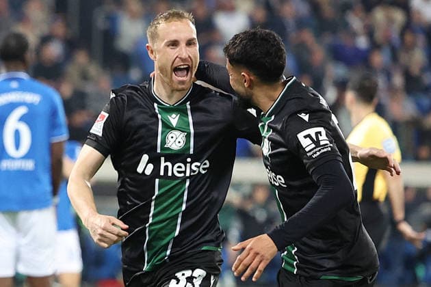 11 04 2026, xrekx, Fußball 2 Bundesliga, SV Darmstadt 98 Hannover 96 v l Torjubel nach dem Tor zum celebrating the goal celebrate 0 1 durch Maurice Neubauer Hannover 96 mit Elias Saad Hannover 96 DFL DFB REGULATIONS PROHIBIT ANY USE OF PHOTOGRAPHS as IMAGE SEQUENCES and or QUASI VIDEO Darmstadt