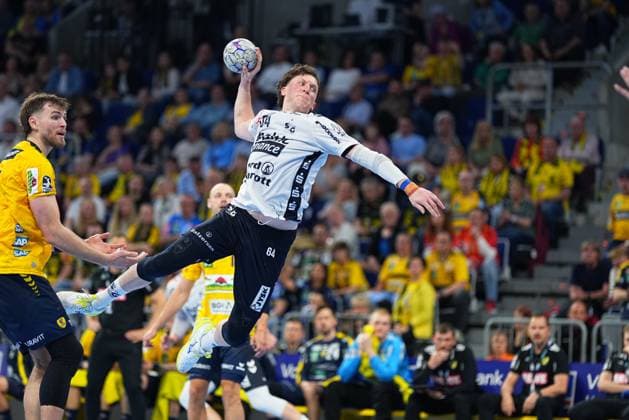 Scene with Lasse Moller 64 SG Flensburg Handewitt , Steven Plucnar Jacobsen 9 Rhein Neckar Löwen and Lukas Sandell 11 Rhein Neckar Löwen Scene with Lasse Moller 64 SG Flensburg Handewitt , Steven Plucnar Jacobsen 9 Rhein Neckar Löwen and Lukas Sandell 11 Rhein Neckar Löwen Copyright: xspeedshotx