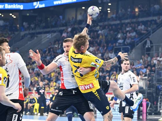 HBL Handball Bundesliga Season 2025 26 Mannheim SAP Arena 08 03 2026 Rhein Neckar Löwen rnl SG Flensburg Handewitt Blaz BLAGOTINSEK fFl H , li Edwin ASPENBÄCK Rhein Neckar Löwen HBL Handball Bundesliga
