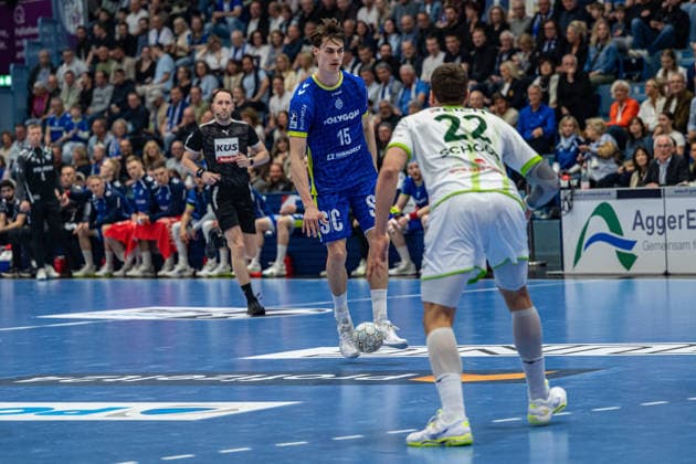 Daikin Handball Bundesliga, VfL Gummersbach HSG Wetzlar, 11 04 2026 Miro Schluroff VfL Gummersbach, 15 , Jona Schoch, back room, HSG Wetzlar 22 , Daikin Handball Bundesliga, VfL Gummersbach HSG Wetzlar, 11 04 2026 Copyright: xBEAUTIFULxSPORTS Erlhofx
