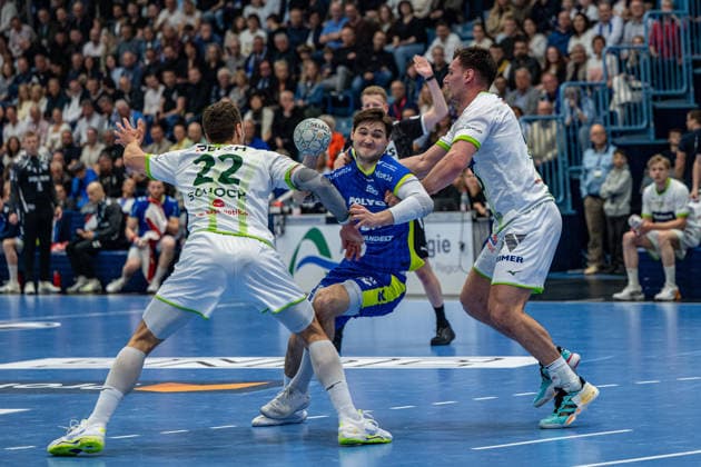 Daikin Handball Bundesliga, VfL Gummersbach HSG Wetzlar, 11 04 2026 Jona Schoch, Back, HSG Wetzlar 22 , Ludvig Hallbäck VfL Gummersbach, 20 , Josip Å imiÄ‡, Circle winger, HSG Wetzlar 10 , Daikin Handball Bundesliga, VfL Gummersbach HSG Wetzlar, 11 04 2026 Copyright: xBEAUTIFULxSPORTS Erlhofx