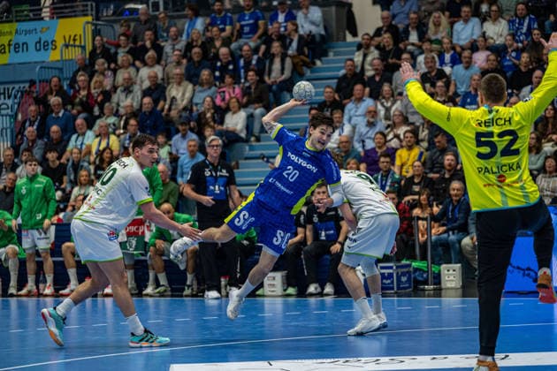 Daikin Handball Bundesliga, VfL Gummersbach HSG Wetzlar, 11 04 2026 Josip Å imiÄ‡, Circle Winger, HSG Wetzlar 10 , Ludvig Hallbäck VfL Gummersbach, 20 , Niklas Theiss, Backcourt, HSG Wetzlar 9 , Andreas Palicka, Goalkeeper, HSG Wetzlar 52 , Daikin Handball Bundesliga, VfL Gummersbach HSG Wetzlar, 11 04 2026 Copyright: xBEAUTIFULxSPORTS Erlhofx