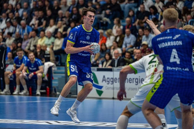 Daikin Handball Bundesliga, VfL Gummersbach HSG Wetzlar, 11 04 2026 Miro Schluroff VfL Gummersbach, 15 , Jona Schoch, back room, HSG Wetzlar 22 , Ellidi Vidarsson VfL Gummersbach, 4 , Daikin Handball Bundesliga, VfL Gummersbach HSG Wetzlar, 11 04 2026 Copyright: xBEAUTIFULxSPORTS Erlhofx
