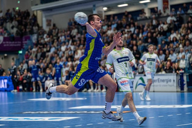 Daikin Handball Bundesliga, VfL Gummersbach HSG Wetzlar, 11 04 2026 MiloÅ¡ VujoviÄ‡ VfL Gummersbach, 6 , Dominik Mappes, Backroom, HSG Wetzlar 7 , Daikin Handball Bundesliga, VfL Gummersbach HSG Wetzlar, 11 04 2026 Copyright: xBEAUTIFULxSPORTS Erlhofx