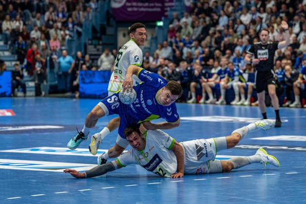 Daikin Handball Bundesliga, VfL Gummersbach HSG Wetzlar, 11 04 2026 Kay Smits VfL Gummersbach, 31 , Jona Schoch, back room, HSG Wetzlar 22 , Daikin Handball Bundesliga, VfL Gummersbach HSG Wetzlar, 11 04 2026 Copyright: xBEAUTIFULxSPORTS Erlhofx