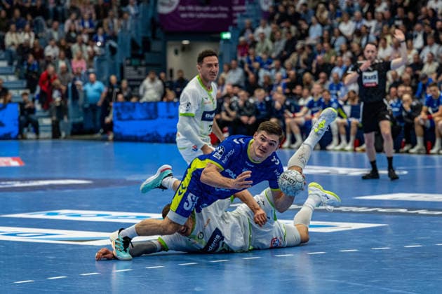 Daikin Handball Bundesliga, VfL Gummersbach HSG Wetzlar, 11 04 2026 Kay Smits VfL Gummersbach, 31 , Jona Schoch, back room, HSG Wetzlar 22 , Daikin Handball Bundesliga, VfL Gummersbach HSG Wetzlar, 11 04 2026 Copyright: xBEAUTIFULxSPORTS Erlhofx