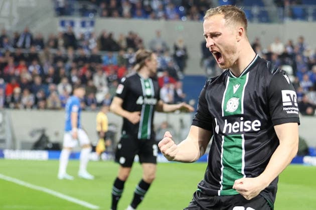 11 04 2026, xrekx, Fußball 2 Bundesliga, SV Darmstadt 98 Hannover 96 v l Torjubel nach dem Tor zum celebrating the goal celebrate 0 1 durch Maurice Neubauer Hannover 96 DFL DFB REGULATIONS PROHIBIT ANY USE OF PHOTOGRAPHS as IMAGE SEQUENCES and or QUASI VIDEO Darmstadt