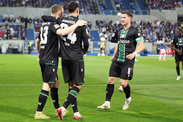 11 04 2026, xrekx, Fußball 2 Bundesliga, SV Darmstadt 98 Hannover 96 v l Torjubel nach dem Tor zum celebrating the goal celebrate 0 1 durch Maurice Neubauer Hannover 96 mit Elias Saad Hannover 96 Enzo Leopold Hannover 96 DFL DFB REGULATIONS PROHIBIT ANY USE OF PHOTOGRAPHS as IMAGE SEQUENCES and or QUASI VIDEO Darmstadt