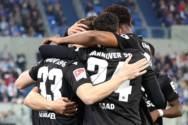 11 04 2026, xrekx, Fußball 2 Bundesliga, SV Darmstadt 98 Hannover 96 v l Torjubel nach dem Tor zum celebrating the goal celebrate 0 1 durch Maurice Neubauer Hannover 96 DFL DFB REGULATIONS PROHIBIT ANY USE OF PHOTOGRAPHS as IMAGE SEQUENCES and or QUASI VIDEO Darmstadt