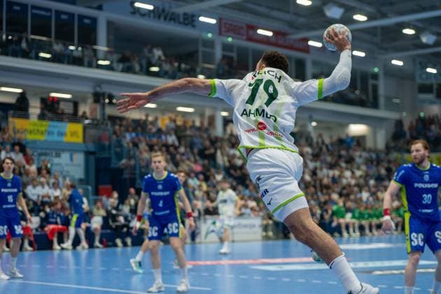 Philipp Ahouansou, Backcourt, HSG Wetzlar 19 ,Tom Kiesler, Backcourt, VfL Gummersbach 30 , VfL Gummersbach vs HSG Wetzlar, Daikin Handball Bundesliga, Men , 28 Matchday, 11 04 2026 Gummersbach NRW Germany Copyright: xkolbert-press MartinxWdziecznyx