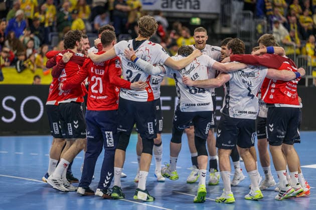 GER, Mannheim, Rhein Neckar Löwen vs Flensburg Handewitt, Daikin Handball Bundesliga, Handball, HBL, Spielzeit 2025 2026, SAP Arena, 28 Spieltag im Bild SG FlensburgHandewitt celebrates victory after scoring goals against Rhein Neckar Löwen, Joy and emotions after the victory DFB DFL REGULATIONS PROHIBIT ANY USE OF PHOTOGRAPHS AS IMAGE SEQUENCES AND OR QUASI VIDEO, 11 04 2026 Copyright: HMBxMedia HendrikxHamelau