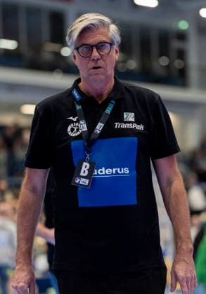 Runar Sigtryggsson head coach HSG Wetzlar disappointed, disappointed looking, dissapointed, sad, frustrated, frustrated, frustrated after the defeat VfL Gummersbach HSG Wetzlar, Handball Daikin HBL Handball Bundesliga, 28 Matchday, 11 04 2026 Copyright: HMBxMedia xMarcoxBader