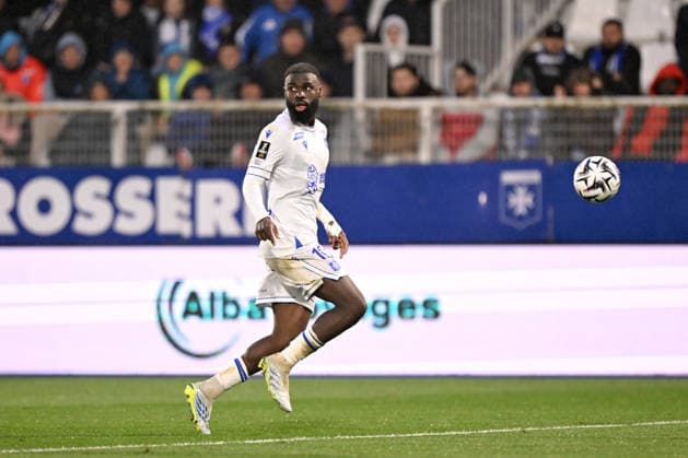 AJ Auxerre v FC Nantes - Ligue 1 McDonald s 2025 2026 10 Lassine SINAYOKO (aja) during the Ligue 1 McDonald s match between Auxerre and Nantes at Stade Abbe Deschamps on April 11, 2026 in Auxerre, France. Auxerre France  Copyright: xFEPx 776348346