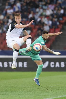 FC Zuerich - FC Lugano Ilan Sauter gegen Renato Steffen 11.04.2026 Stadion Letzigrund Zuerich, SCHWEIZ, Saison 2025 2026 Herren Fussball Super League FC Zuerich - FC Lugano Ilan Sauter (li,FCZ) gegen Renato Steffen (FC Lugano) *** FC Zuerich FC Lugano Ilan Sauter vs Renato Steffen 11 04 2026 Stadion Letzigrund Zuerich, SWITZERLAND, Season 2025 2026 Men Soccer Super League FC Zuerich FC Lugano Ilan Sauter li,FCZ vs Renato Steffen FC Lugano 