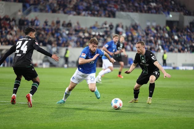11 04 2026, xrekx, Fußball 2 Bundesliga, SV Darmstadt 98 Hannover 96 v l Elias Saad Hannover 96 Killian Corredor SV Darmstadt 98 Maurice Neubauer Hannover 96 Zweikampf, Aktion, action, battle for the ball DFL DFB REGULATIONS PROHIBIT ANY USE OF PHOTOGRAPHS as IMAGE SEQUENCES and or QUASI VIDEO Darmstadt