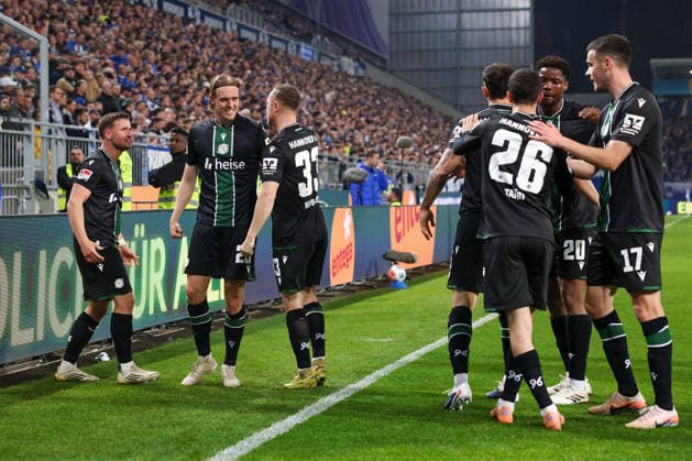 2026 04 11 xjfx 2 Bundesliga 29 Matchday SV Darmstadt 98 Hannover 96 v l , Goal celebration around Stefan Teitur Hannover 96 , Goal celebration, celebrate the goal DFL DFB REGULATIONS PROHIBIT ANY USE OF PHOTOGRAPHS as IMAGE SEQUENCES and or QUASI VIDEO Copyright: JoaquimxFerreira