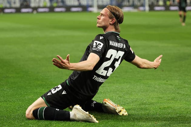 2026.04.11 xjfx 2.Bundesliga 29.Spieltag SV Darmstadt 98 - Hannover 96 v.l., Stefan Teitur (Hannover 96) köpft das Tor zum 0:2, scores the goal to 0:2, Torjubel, Goal celebration, celebrate the goal (DFL DFB REGULATIONS PROHIBIT ANY USE OF PHOTOGRAPHS as IMAGE SEQUENCES and or QUASI-VIDEO) *** 2026 04 11 xjfx 2 Bundesliga 29 Matchday SV Darmstadt 98 Hannover 96 v l , Stefan Teitur Hannover 96 köpft das Tor zum 0 2, scores the goal to 0 2, Torjubel, Goal celebration, celebrate the goal DFL DFB REGULATIONS PROHIBIT ANY USE OF PHOTOGRAPHS as IMAGE SEQUENCES and or QUASI VIDEO Copyright: JoaquimxFerreira