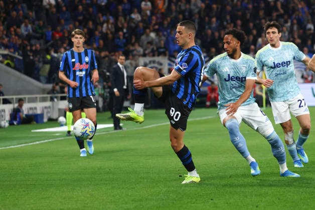 Atalanta BC v Juventus FC - Serie A Nikola Krstovic in action during the Serie A match between Atalanta BC and Juventus FC at New Balance Arena in Bergamo, Italy, on April 11, 2026. Bergamo Italy  Copyright: xMairoxCinquettix originalFilename:cinquetti-atalanta260411_npZke.jpg