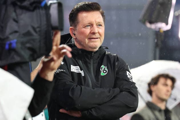 11 04 2026, xrekx, Fußball 2 Bundesliga, SV Darmstadt 98 Hannover 96 v l Christian Titz Trainer Hannover 96 DFL DFB REGULATIONS PROHIBIT ANY USE OF PHOTOGRAPHS as IMAGE SEQUENCES and or QUASI VIDEO Darmstadt