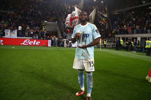 Juventus™ Jeremie Boga Panini Player of the match Serie A Enilive 2025 2026 during the Serie A soccer match between Atalanta and Juventus at the New Balance Arena di Bergamo, north west Italy - Sabato , 11 Aprile 2026. - Soccer .  Copyright: xAlbertoxMariani LaPressex