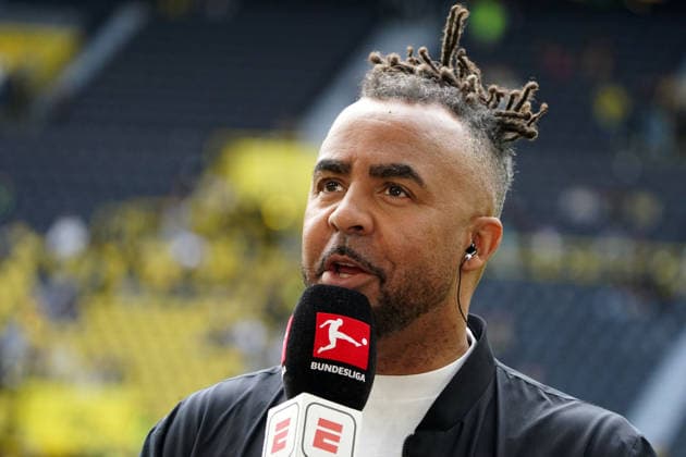 Fussball, 1.BL saison 2025 2026 , Borussia Dortmund vs Bayer 04 Leverkusen , 11.04.2026, Signal Iduna Park, Dortmund , Patrick Owomoyela, fussballexperte, *** Soccer, 1 BL season 2025 2026 , Borussia Dortmund vs Bayer 04 Leverkusen , 11 04 2026, Signal Iduna Park, Dortmund , Patrick Owomoyela, soccer expert,