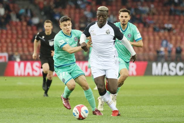 FC Zuerich - FC Lugano Georgios Koutsias gegen Philippe Keny 11.04.2026 Stadion Letzigrund Zuerich, SCHWEIZ, Saison 2025 2026 Herren Fussball Super League FC Zuerich - FC Lugano Georgios Koutsias (li,FC Lugano) gegen Philippe Keny (FC Zuerich) *** FC Zuerich FC Lugano Georgios Koutsias vs Philippe Keny 11 04 2026 Stadium Letzigrund Zuerich, SWITZERLAND, Season 2025 2026 Mens Soccer Super League FC Zuerich FC Lugano Georgios Koutsias li,FC Lugano vs Philippe Keny FC Zuerich 