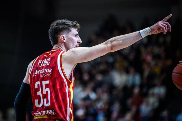 easycredit BBL Basketball Bundesliga 2025 2026 29 Matchday 11 04 2026 Science City Jena vs Fitness First Würzburg Baskets Alen Pjanic Würburg with the finger pointing, Portrait Sparkassen Arena