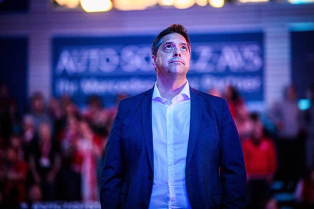 easycredit BBL Basketball Bundesliga 2025 2026 29 Matchday 11 04 2026 Science City Jena vs Fitness First Würzburg Baskets Würzburg Coach Sasa Filipovski gazes dreamily at the hall ceiling, Portrait Sparkassen Arena