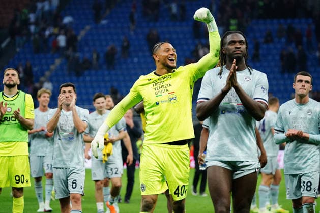 CALCIO - Serie A - AC Milan vs Udinese Calcio Maduka Okoye (Udinese Calcio) celebrates the victory during AC Milan vs Udinese Calcio, Italian soccer Serie A match in Milan, Italy, April 11 2026 Milan Italy  Copyright: xIPAxSport ABACAx
