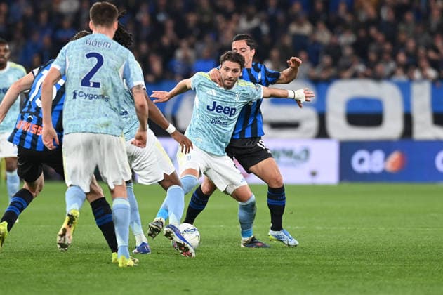 CALCIO - Serie A - Atalanta BC vs Juventus FC Manuel Locatelli (Juventus Fc) in action during Atalanta BC vs Juventus FC, Italian soccer Serie A match in Bergamo, Italy, April 11 2026 Bergamo Italy  Copyright: xIPAxSport ABACAx