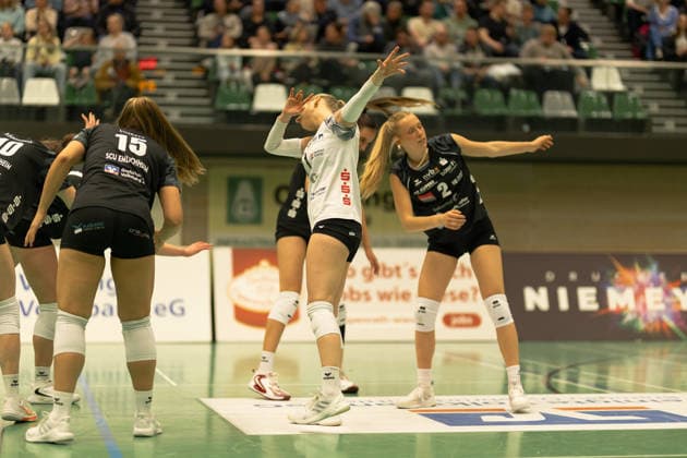 Volleyball I Women I Season 2025 2026 I 2 Bundesliga I VC Osnabrück SCU Emlichheim I 11 04 2026 Leonie Klassen 1, SCU Emlichheim Osnabrück Schlosswallhalle Lower Saxony Germany Copyright: xLobeca CedricxSiefkerx